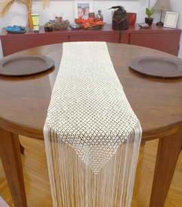 Chemin de table en macramé géométrique fait à la main 100% organique Technique tricotée - Product Image 2
