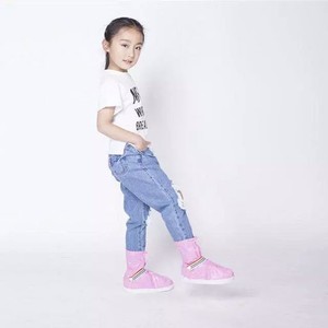 Botas <span class=keywords><strong>de</strong></span> lluvia <span class=keywords><strong>de</strong></span> PVC <span class=keywords><strong>de</strong></span> nuevo estilo sobre el zapato, cubiertas <span class=keywords><strong>de</strong></span> zapatos <span class=keywords><strong>de</strong></span> lluvia <span class=keywords><strong>de</strong></span> plástico para correr para niños - Product Image 1