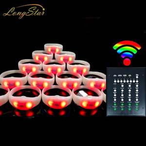 Großhandel Silikon Bewegung Aktiviert LED Custom Light Up Armband Armband Glow In The Dark - Product Image 1