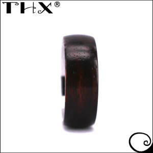 Elegante Anello in Legno di Ebano e Tungsteno per Uomo, Anello Personalizzato Combinato in Legno e Tungsteno, Anello da Gentiluomo - Product Image 3