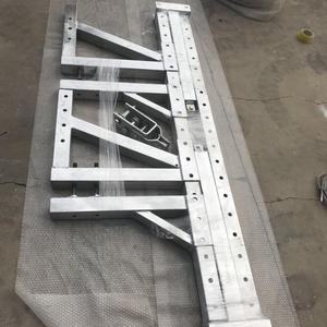 Abrazadera de Parapeto Galvanizada en Caliente para Muros de Parapeto Especiales y Plataformas de Trabajo Góndola - Product Image 4