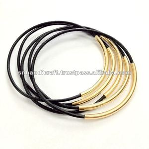 Brazalete de tubo metálico al por mayor, brazalete de tubo con barra de oro, hecho a mano, Happiness - Product Image 1
