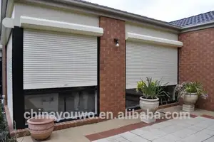 China Goedkope Prijs Aluminium Afstandsbediening Oprollen Garagedeur Fabriek Automatische Aluminium Rolluik Patio Deuren En Ramen