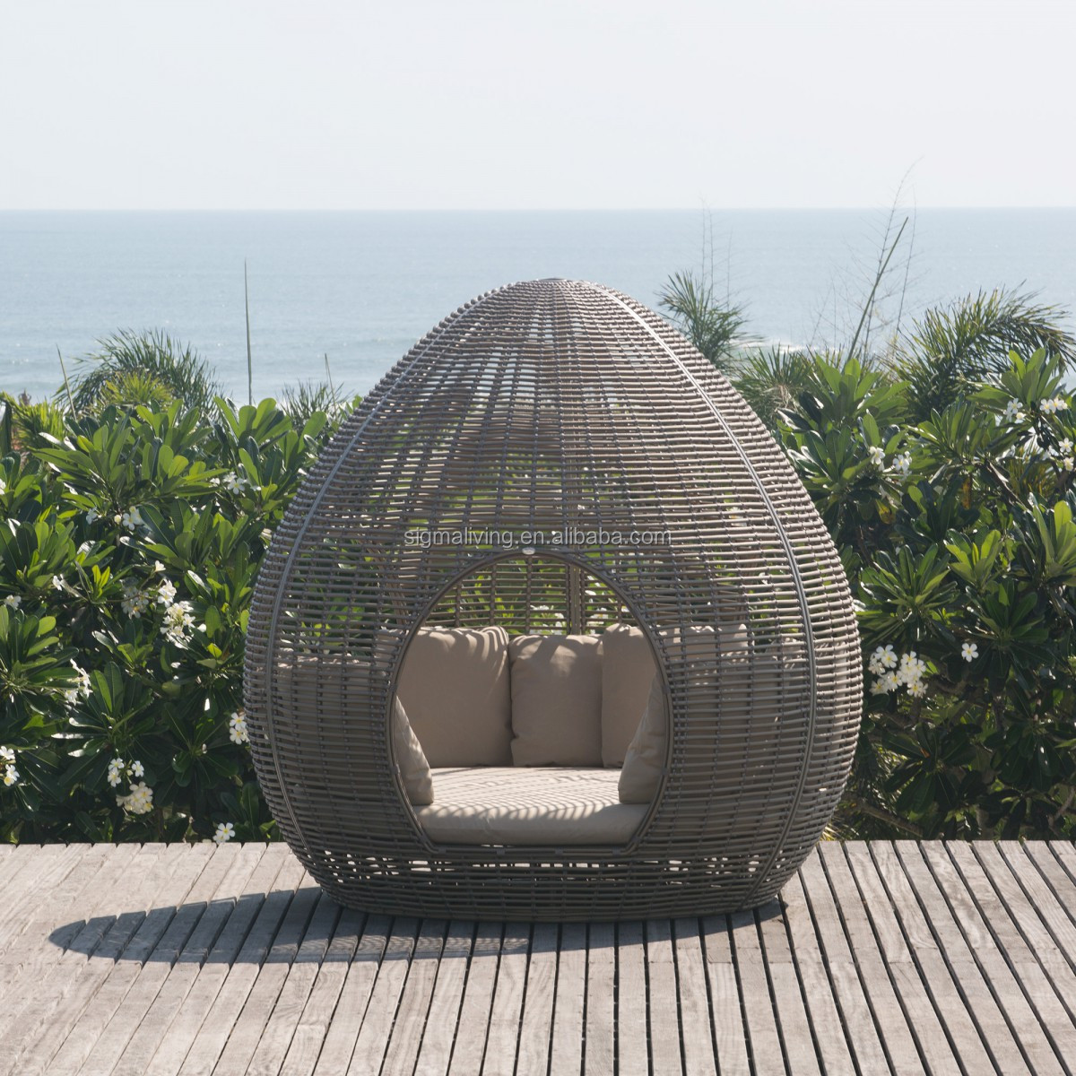 New design sigma luxury living outdoor furniture big round sunbed wicker bed for sale
