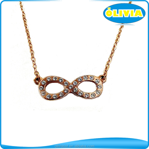 Collana <span class=keywords><strong>con</strong></span> <span class=keywords><strong>Nome</strong></span> Olivia e Simbolo Infinito Verticale <span class=keywords><strong>con</strong></span> Pietra Portafortuna, Placcata in Oro 18k, Gioiello Personalizzabile per Ragazze - Product Image 6