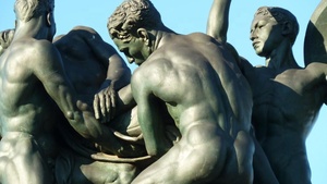 Escultura de Hombre Desnudo de Bronce para Jardín Exterior, Personalizada, 2 Metros de Altura, 180 kg de Peso, Arte en Bronce Fundido en Venta - Product Image 2