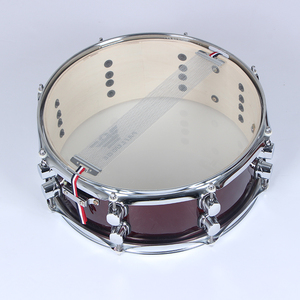 GE110 Tamburo <span class=keywords><strong>Rullante</strong></span> Professionale da <span class=keywords><strong>14</strong></span> Pollici con Guscio in Acciaio e Cerchi in PVC - Ideale per Bande Musicali e Strumenti a Percussione - Product Image 4