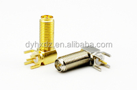 Conector SMA Hembra R/A de Ángulo Recto para Montaje en PCB, Impermeable