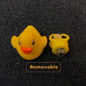 Vélo pour enfants avec phare avant en forme de petit <span class=keywords><strong>canard</strong></span> jaune mignon, mini <span class=keywords><strong>klaxon</strong></span> LED en silicone alimenté par batterie Clover CL7333, clignotant cyclique - Vente chaude - Product Image 6