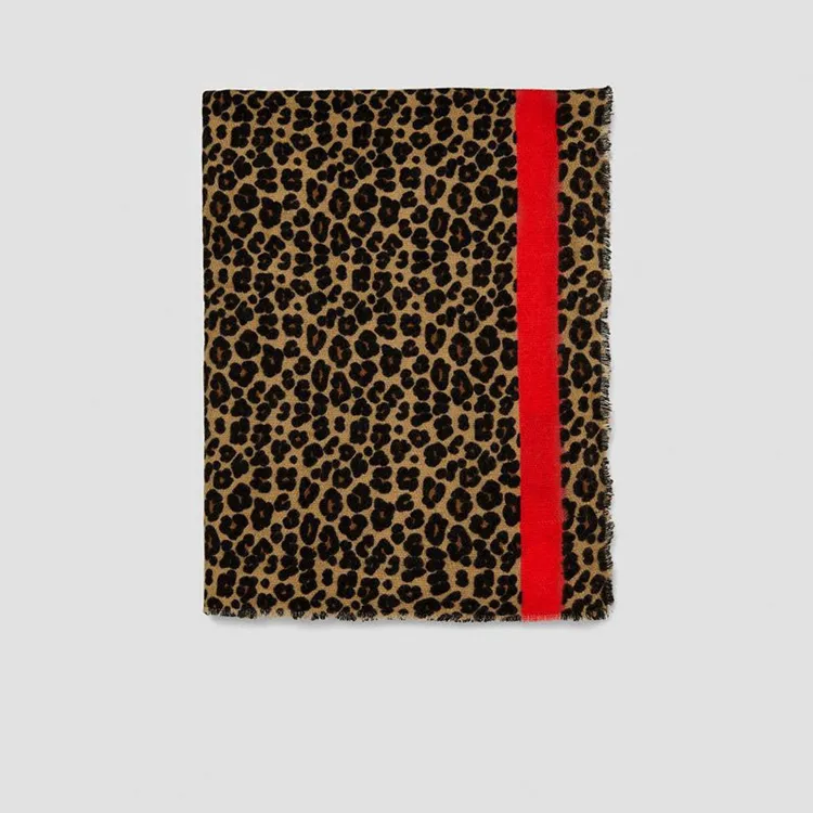 ร้อนขายแฟชั่นฤดูใบไม้ร่วงฤดูหนาวผ้าคลุมไหล่ผู้หญิงสีแดงคลาสสิก soft leopard พิมพ์ 100% อะคริลิคผ้าพันคอ