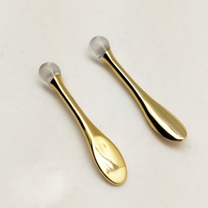 Spatola Cosmetica in Plastica Dorata per Cura della Pelle, Cucchiaio per Crema Viso e Maschera Facciale - Product Image 4