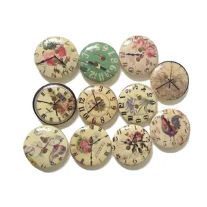 50pcs 20毫米复古彩色时钟彩色印刷木扣装饰工艺品