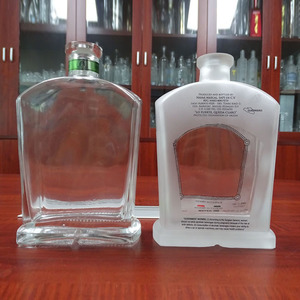 Bouteilles semi-givrées de 750 ml pour pisco, bouteille en verre carrée française transparente - Product Image 2