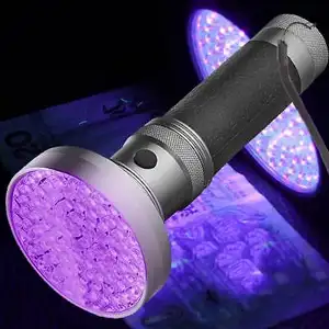 Detektor Lampu Hitam Ultraviolet 395nm, Anjing Noda Hewan Peliharaan Berburu Scorpio dan Tempat Tidur Bugled 100LED Senter Uv