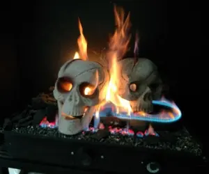 การเผาไหม้กะโหลกเซรามิก Sku การขับไล่ปีศาจ Skull Firelogs สําหรับเตาผิงแก๊ส