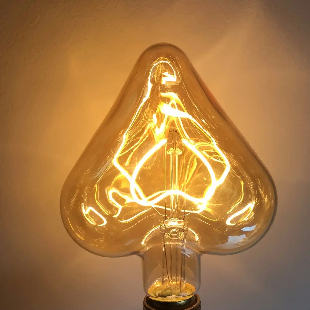 Sản Phẩm Mới 2018 Hình Trái Tim Edison Led Bulb Với Xoắn Ốc Filament Chip