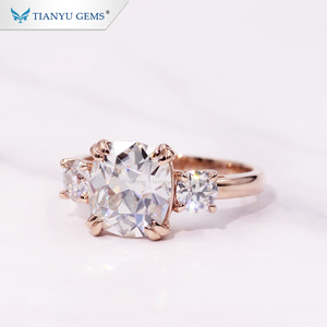 Anillo de Oro Rosa de 14k/18k Personalizado Tianyu, Anillo de Compromiso con Moissanita Corte OMC de 8*9 para Mujer - Product Image 2