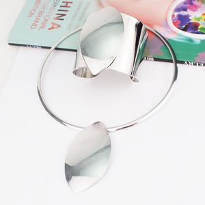 HANSIDON Kim Loại Sáng Bóng Tuyên Bố Choker Punk Jewelry Set Lớn Bangle Torques Hình Học Vòng Cổ Vòng Đeo Tay Bộ Phụ Nữ Thời Trang Mới - Product Image 5