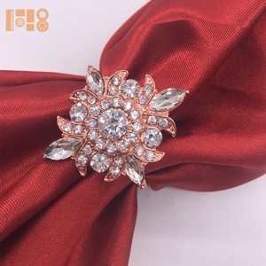 Anelli di cristallo Vintage con diamanti in <span class=keywords><strong>oro</strong></span> rosa strass in lega di metallo in alluminio per la decorazione della tavola di nozze e festa - Product Image 1