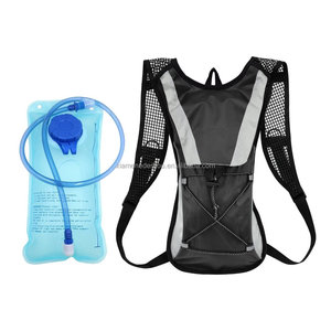 Sac à dos d'hydratation avec poche à <span class=keywords><strong>eau</strong></span> de 2 L, sac isolant qui maintient les liquides au frais jusqu'à 4 heures, sac à dos de randonnée, sac à <span class=keywords><strong>eau</strong></span> potable - Product Image 6
