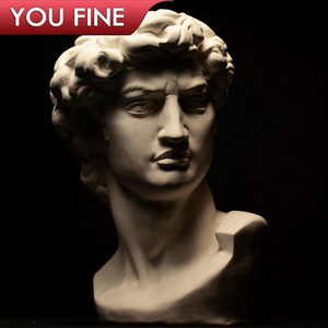 <span class=keywords><strong>Statua</strong></span> Decorativa in Marmo Bianco della Testa <span class=keywords><strong>di</strong></span> David, Opera d'Arte Famosa in Vendita - Product Image 3