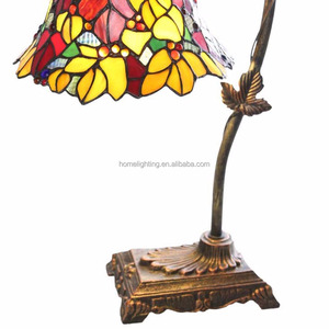 Lámpara Arqueada TFT-1573 de Bronce Antiguo Elegante con Cuerpo de Hierro y Detalles Florales, Alimentación CA, Lámpara de <span class=keywords><strong>Mesa</strong></span> Vintage con Ramas - Product Image 3