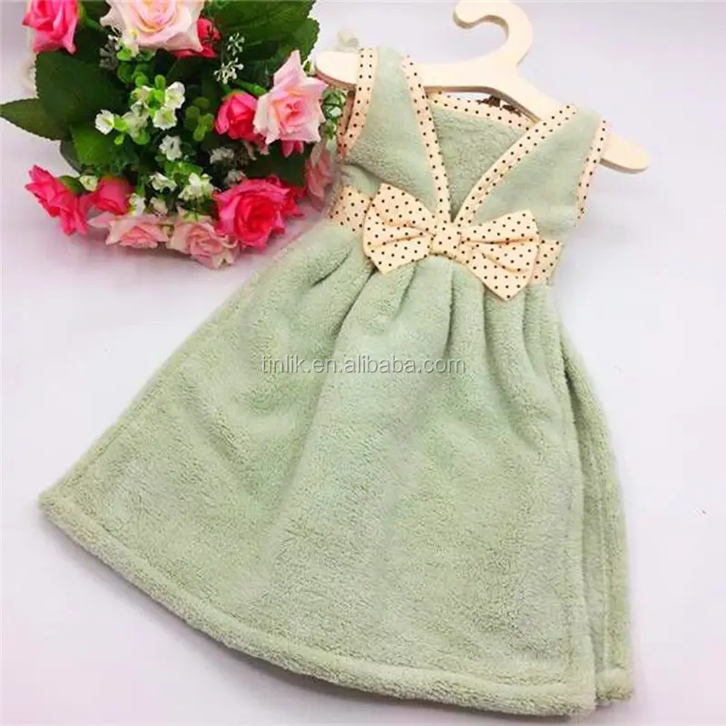 Wholesale Personalized Microfiber Coral fleece Hanging Dress Pattern Cute Gift Hand Towel