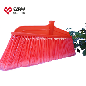 Scopa di grandi dimensioni in plastica per la pulizia domestica - Product Image 4