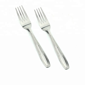 Elegante 303 Metal Dinnerware <span class=keywords><strong>Set</strong></span> 410 Máquina Polonês Utensílios de jantar com garfo colher - Product Image 4