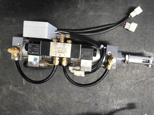 Actuador Neumático de Velocidad Ajustable para Puerta Plegable de Minibús - Product Image 3