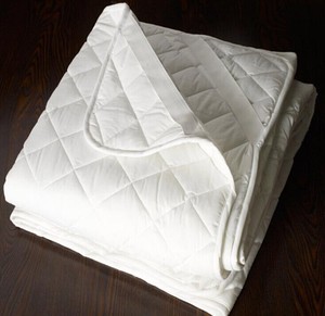 الجملة أفضل بيع نوعية جيدة لينة البوليستر ملء فراش فنادق حامي/فراش توبر مع شريط مرن - Product Image 1