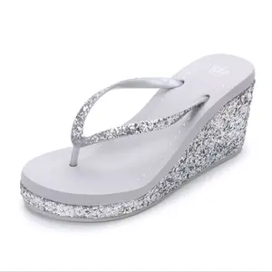 Hot Selling Girls Pe Pailletten Flipflops High Heel Wedge Damen Strass Pvc Flip-Flops Hausschuhe EVA Frauen Flip Flops