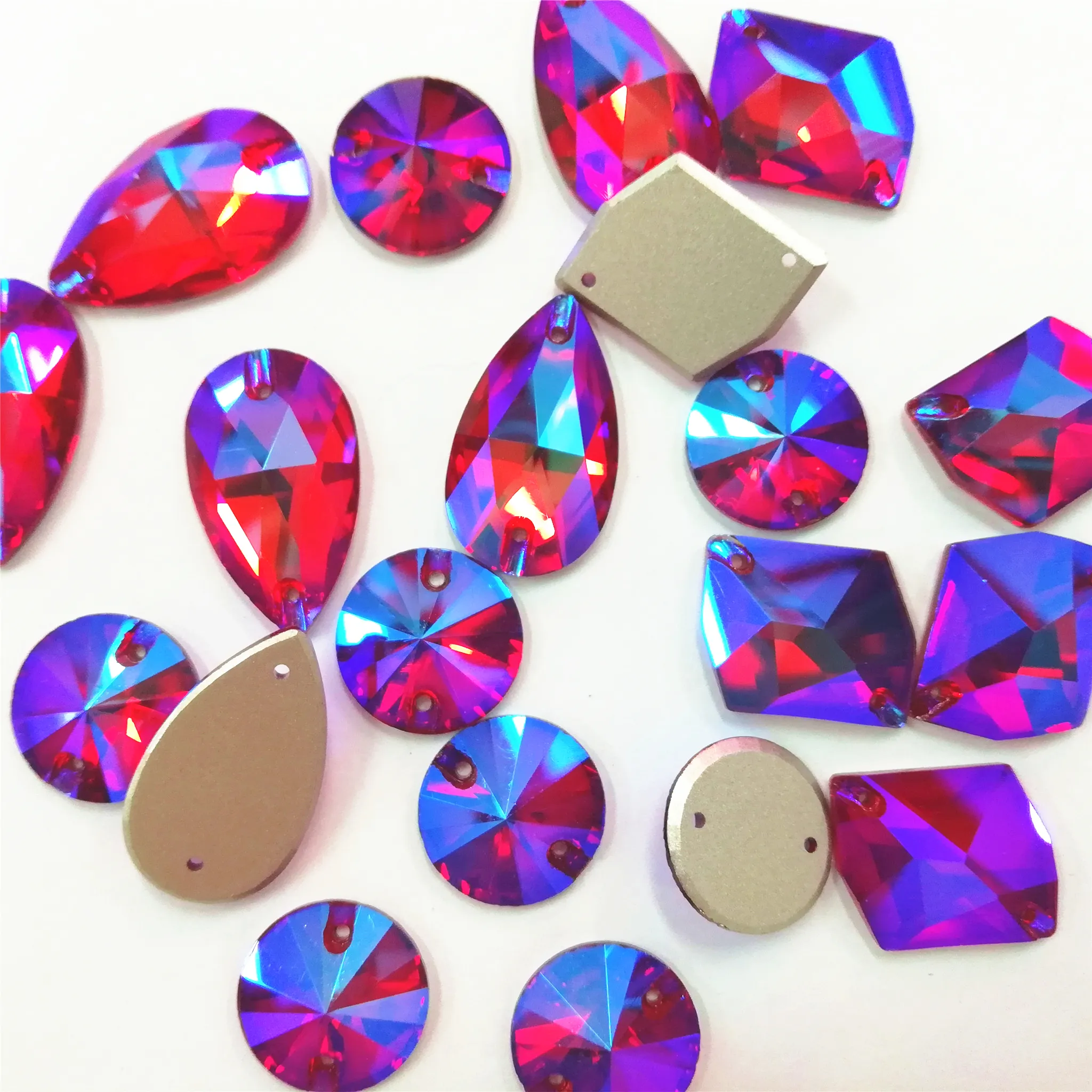 De chaton diamantes de imitación con agujeros coser-en perlas de vidrio de forma ovalada y gota de lágrima perlas de vidrio al por mayor proveedor