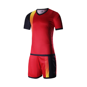 Maglia <span class=keywords><strong>da</strong></span> Calcio Rosa Personalizzata, Abbigliamento Sportivo Economico Cinese, Divisa <span class=keywords><strong>da</strong></span> Calcio Maschile con Stampa in Sublimazione - Product Image 2