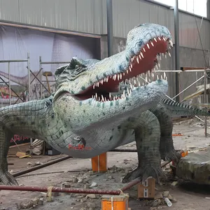 Modelo de exibição do crocodilo animatronic da simulação alta