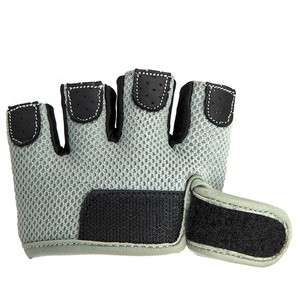 Protège-mains de gymnastique d'haltérophilie avec demi-doigt de style personnalisé d'usine OEM - Product Image 3