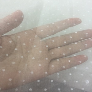 Tissu <span class=keywords><strong>organza</strong></span> en <span class=keywords><strong>soie</strong></span> pure 100% avec <span class=keywords><strong>soie</strong></span> translucide à pois pour robes de mariée - Product Image 2