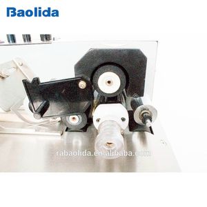 Máquina semiautomática de pequeño tubo de plástico de bálsamo de labio de la máquina de etiquetado - Product Image 5