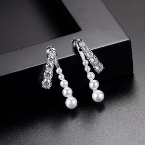 LUOTEEMI-pendientes pequeños redondos de circonia cúbica y perlas de plástico para mujer, aretes de tuerca con estilo neogótico para mujer, combinación de joyas de anillos, 2 uds. - Product Image 4