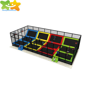 Enfants jouant au <span class=keywords><strong>trampoline</strong></span> avec des enceintes de sécurité pour le parc de <span class=keywords><strong>trampoline</strong></span> - Product Image 2