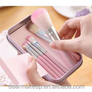 Portátil <span class=keywords><strong>7</strong></span> Piece Cute Kitty Pink Makeup Brush Gift <span class=keywords><strong>Set</strong></span> com Metal Box Travel Size <span class=keywords><strong>Make</strong></span>-<span class=keywords><strong>up</strong></span> Brush Kit - Product Image 4
