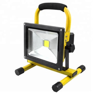 30 瓦室内/室外 LED 泛光灯 IP 65 防水可充电便携式工作场所工作灯