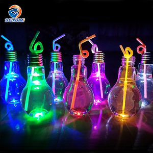 2020 Hot Bán Buôn 400Ml/500Ml/600Ml 7 Colors LED Light Flash Bulb Hình Chai Nước Ép Nhựa - Product Image 1