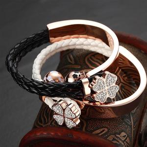 Pulsera de Moda OEM para Mujer, Hecha a Mano, de Acero Inoxidable, con Trébol de Cuatro Hojas y Circonita, Brazalete de Cuero Fino - Product Image 4