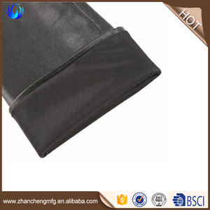 Gants en cuir longs en peau de mouton doublés de soie de couleur noire - Product Image 3