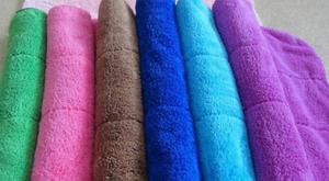 סין ספקים מותאם אישית צבע גודל אריזה צהוב 800gsm עובי פליז רכב ניקוי מגבת - Product Image 3