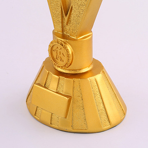 Fábrica <span class=keywords><strong>de</strong></span> Trofeos <span class=keywords><strong>de</strong></span> Yiwu, Trofeo <span class=keywords><strong>de</strong></span> Fútbol <span class=keywords><strong>de</strong></span> Fantasía Personalizado, Chapado en Oro, <span class=keywords><strong>Copa</strong></span> <span class=keywords><strong>de</strong></span> Premio con Logotipo Personalizado, <span class=keywords><strong>Copa</strong></span> <span class=keywords><strong>de</strong></span> Trofeo <span class=keywords><strong>de</strong></span> Resina <span class=keywords><strong>de</strong></span> Fútbol con Color Personalizado - Product Image 4