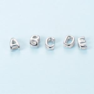 Joyería simple para mujer, amuleto de <span class=keywords><strong>plata</strong></span> con letra <span class=keywords><strong>inicial</strong></span>, <span class=keywords><strong>collar</strong></span> de <span class=keywords><strong>plata</strong></span> de ley 925 con colgante de letra - Product Image 3