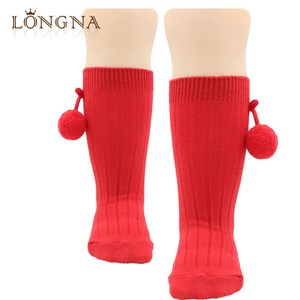 7 couleurs 0-6 ans coton à tricoter bébé fille pom pom chaussettes mignon, bébé chaussons <span class=keywords><strong>enfant</strong></span> en bas âge chaussettes en gros - Product Image 2