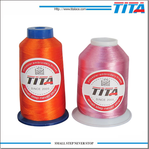 Trilobal brillante hilo de bordar de poliéster 120D/2 y 150D/2 3000 <span class=keywords><strong>m</strong></span> a 5000 <span class=keywords><strong>m</strong></span> carrete - Product Image 2